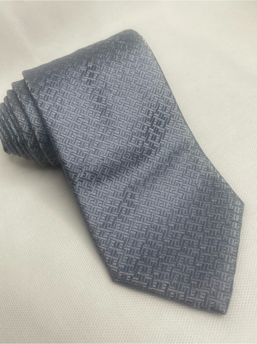 Giorgio Armani Textured Repp Silk Tie Geometric Silver Gray Preppy Style Necktie